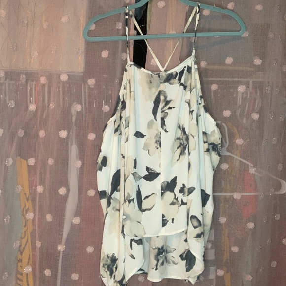 Off the shoulder floral blouse size M - Picture 2 of 4